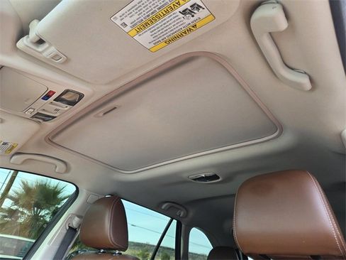 Used 2017 Subaru Outback 3.6R Touring image 10