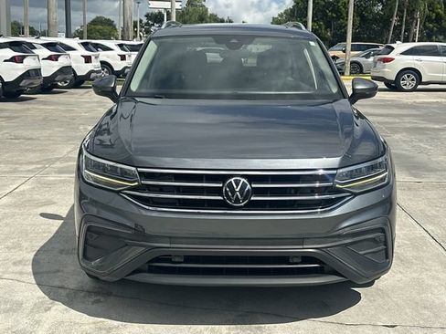 Certified 2022 Volkswagen Tiguan SE FWD image 3