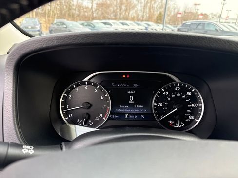 Used 2024 Nissan Frontier SV w/ SV Convenience Package image 16