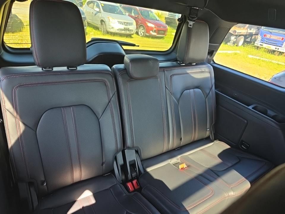 Used 2023 Ford Expedition Limited AWD/4WD image 8