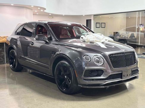 Used 2018 Bentley Bentayga AWD/4WD image 76