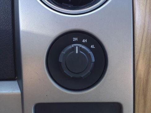 Used 2011 Ford F150 Lariat w/ Lariat Chrome Pkg image 24