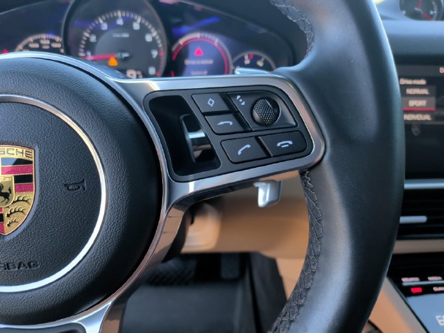Used 2021 Porsche Cayenne AWD/4WD image 15
