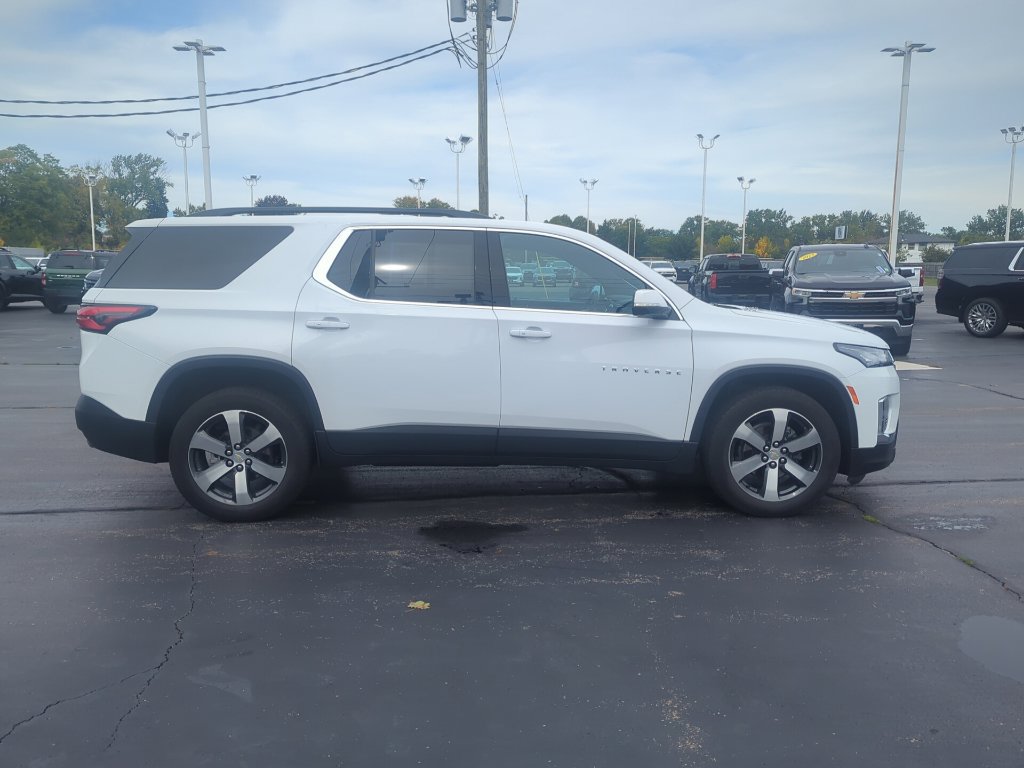 Certified 2023 Chevrolet Traverse LT w/ LT Premium Package AWD/4WD image 11