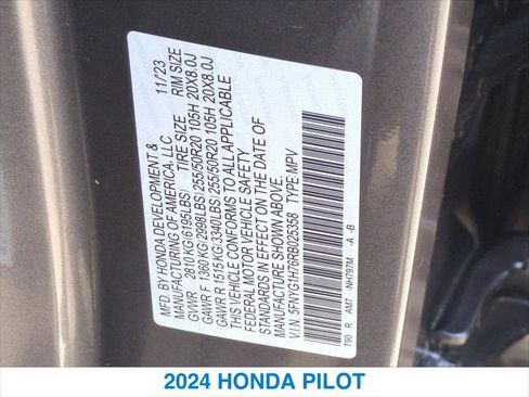 Certified 2024 Honda Pilot Touring image 26