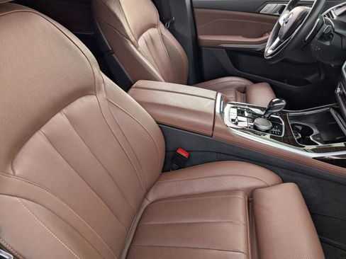 Used 2020 BMW X7 xDrive40i w/ Premium Package image 11