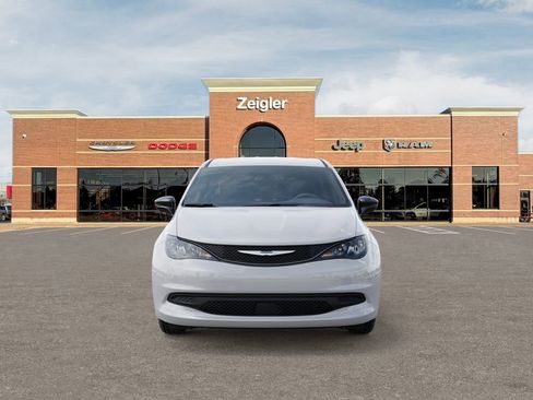 New 2026 Chrysler Voyager LX image 6