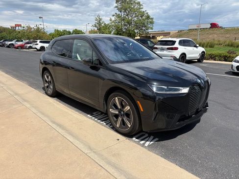 Used 2024 BMW iX xDrive50 w/ Sport Package AWD/4WD image 3