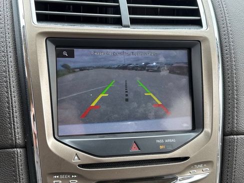 Used 2012 Lincoln MKX FWD image 23
