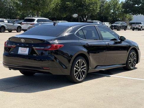 Certified 2025 Toyota Camry XLE FWD image 5