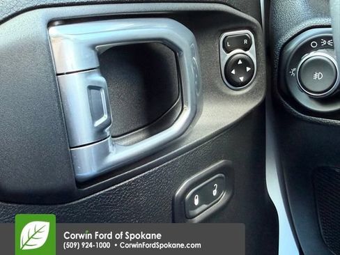 Used 2018 Jeep Wrangler Sport AWD/4WD image 19