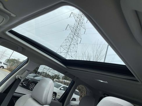 Used 2019 Subaru Forester Premium image 18