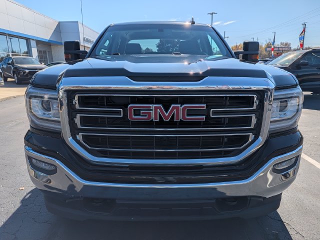 Used 2018 GMC Sierra 1500 SLE w/ SLE Value Package AWD/4WD image 8