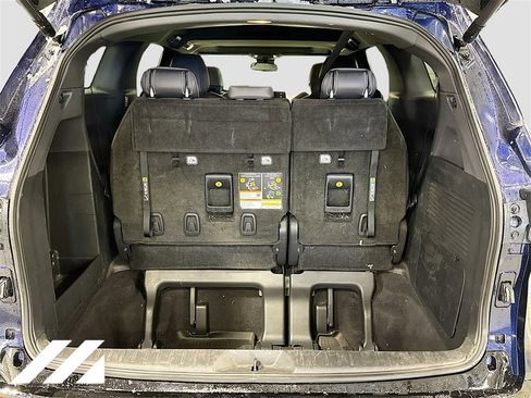 Used 2022 Toyota Sienna XSE image 28