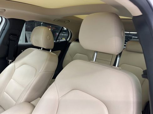 Used 2019 Mercedes-Benz GLA 250 image 13