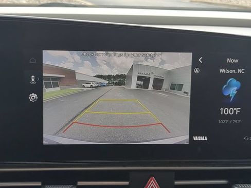 Used 2024 Hyundai Elantra SEL FWD image 21