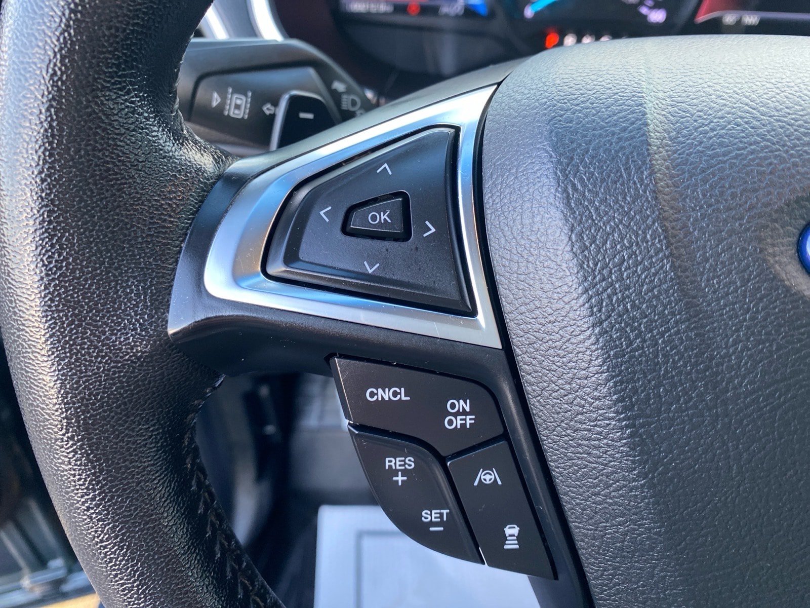 Used 2019 Ford Edge SEL w/ Equipment Group 201A AWD/4WD image 19