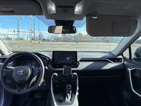 Used 2021 Toyota RAV4 LE image 38