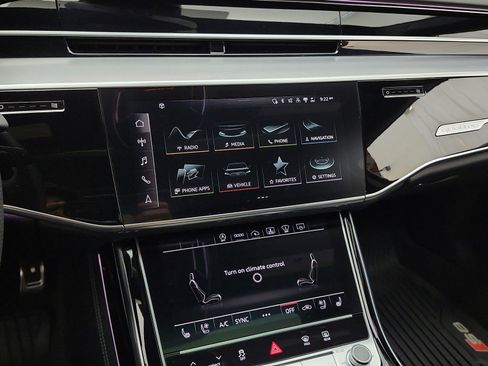 Used 2022 Audi S8 AWD/4WD image 10