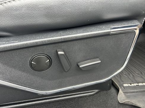 Used 2023 Ford F250 Lariat w/ Chrome Package image 60