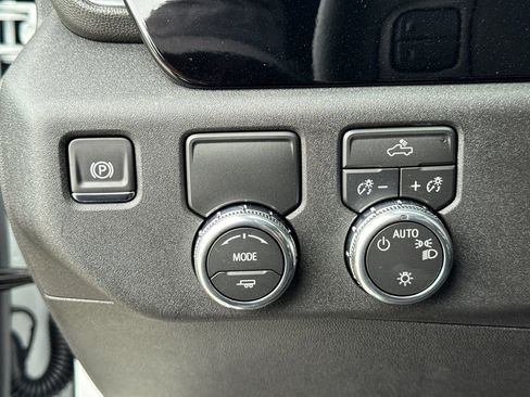 Used 2026 GMC Sierra 1500 SLE image 30