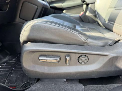 Used 2019 Honda CR-V Touring image 16