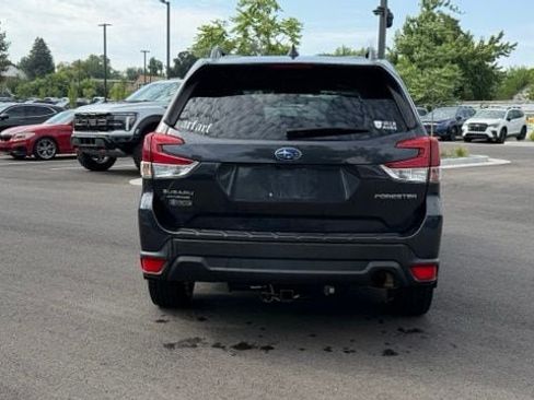 Used 2019 Subaru Forester Premium AWD/4WD image 4