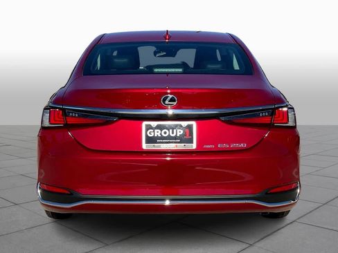 Used 2024 Lexus ES 250 w/ Premium Package image 7