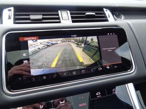 Used 2022 Land Rover Range Rover Sport HSE Silver Edition image 14