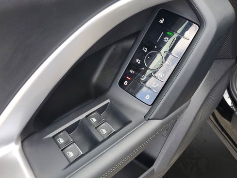 Used 2025 Audi Q5 Premium w/ Convenience Package image 22