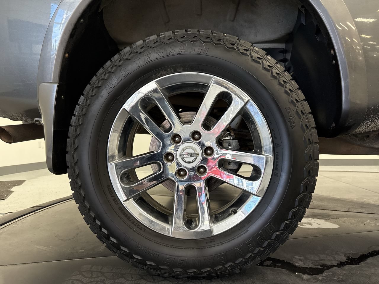Used 2009 Nissan Titan LE AWD/4WD image 10