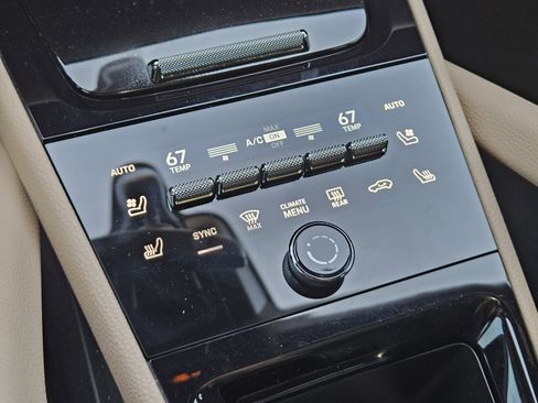 Certified 2024 Porsche Cayenne S AWD/4WD image 19