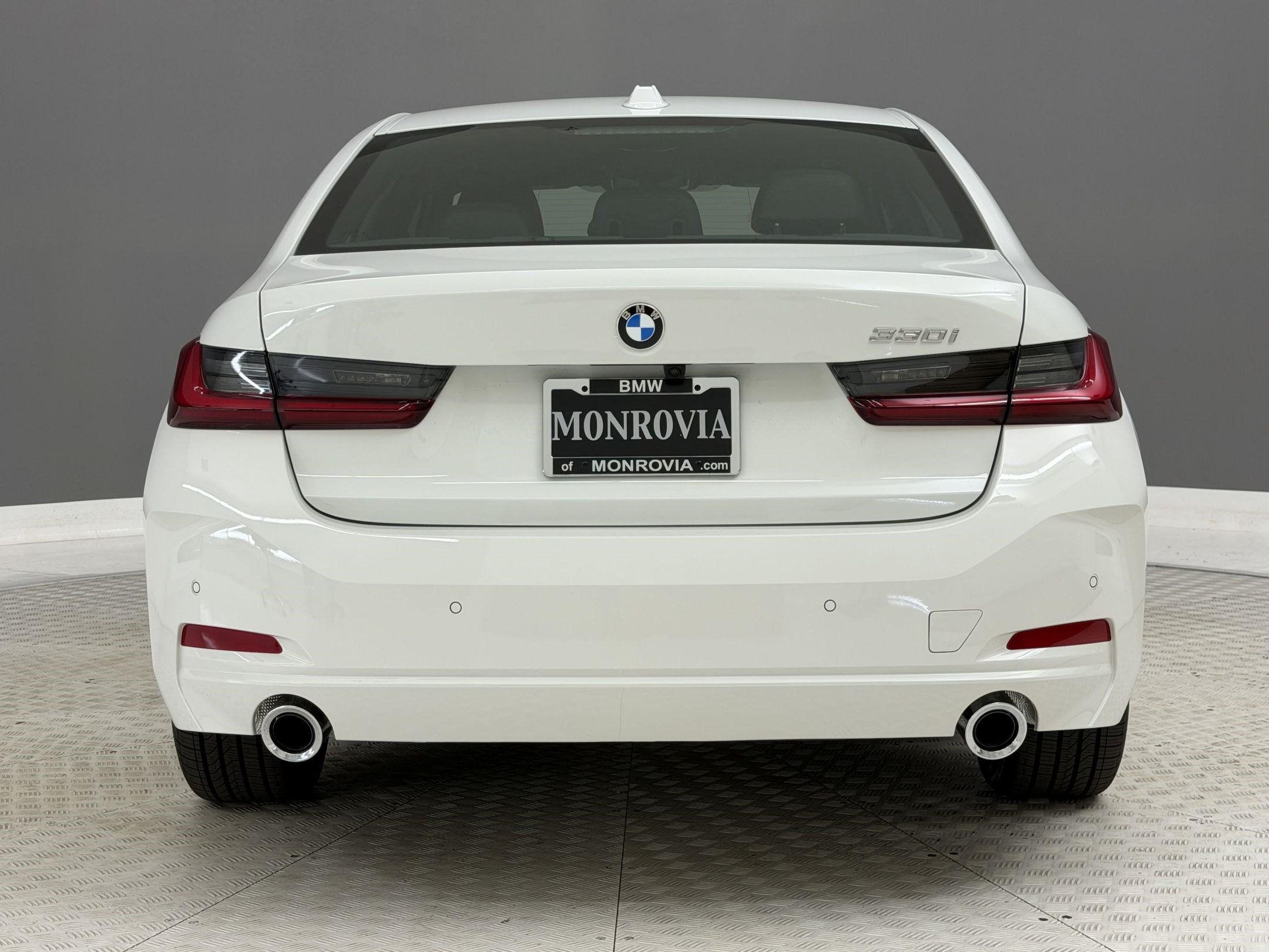 New 2026 BMW 330i Sedan w/ Convenience Package RWD image 10