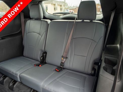 Used 2023 Buick Enclave Essence w/ Experience Buick Package image 16