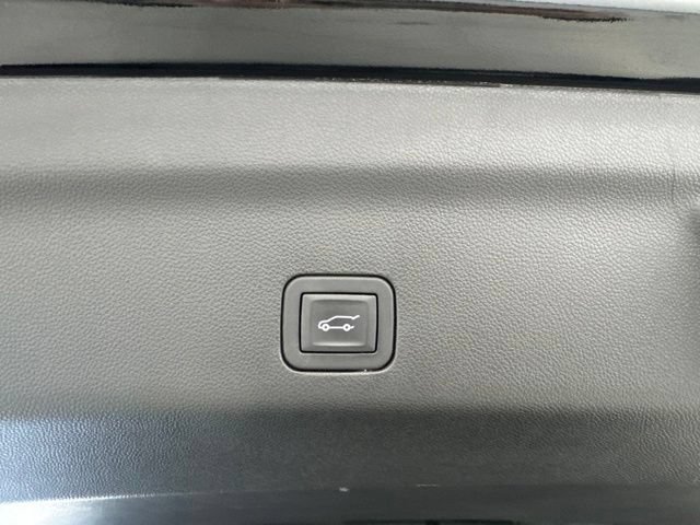 Used 2025 GMC Yukon AT4 w/ Premium Trailering Package AWD/4WD image 15
