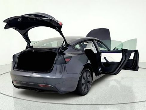 Used 2026 Tesla Model 3 RWD image 18