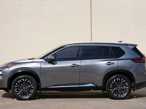 Used 2024 Nissan Rogue Platinum w/ Platinum Premium Package AWD/4WD image 46