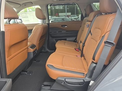 New 2025 Nissan Pathfinder Platinum w/ Cargo Package image 40