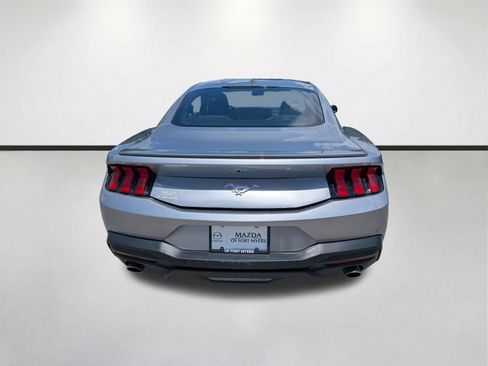 Used 2025 Ford Mustang Premium RWD image 5