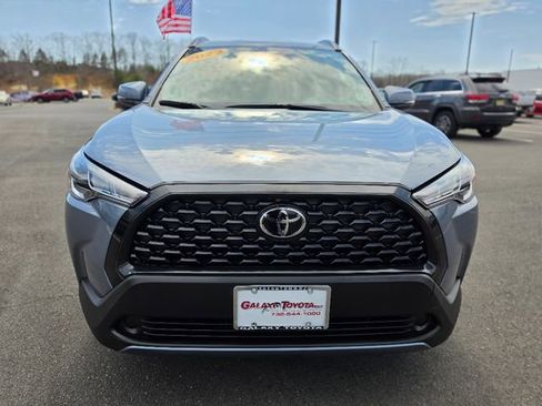 Used 2023 Toyota Corolla Cross LE w/ Moonroof Package image 2