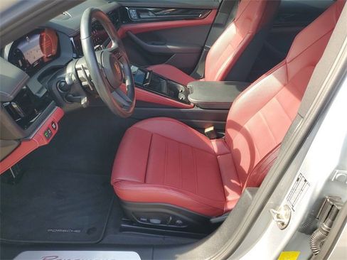Used 2024 Porsche Panamera image 5