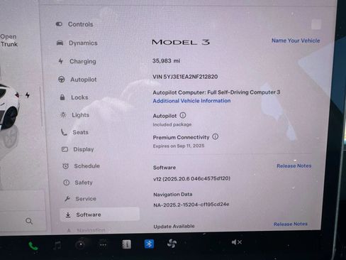 Used 2022 Tesla Model 3 Standard Range image 4