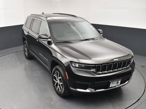 Used 2025 Jeep Grand Cherokee L Limited image 13