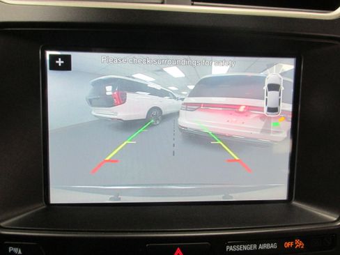 Certified 2018 Ford Explorer XLT w/ Equipment Group 202A image 39