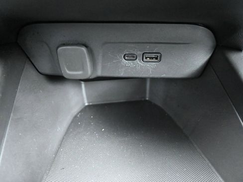 Used 2025 Chevrolet Trax RS w/ Sunroof Package FWD image 20