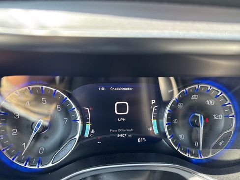 Used 2025 Chrysler Pacifica Limited FWD image 25