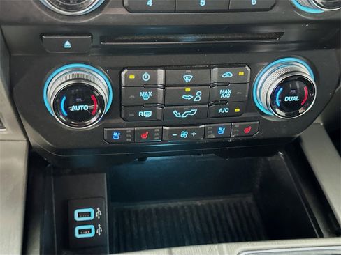 Used 2018 Ford F150 Platinum w/ Equipment Group 701A Luxury image 26