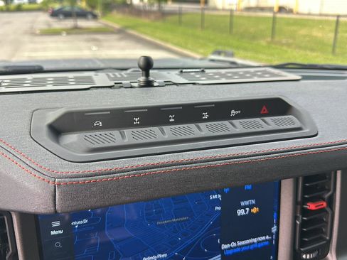 Used 2025 Ford Bronco Raptor AWD/4WD image 19