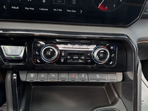 Used 2024 GMC Sierra 2500 AT4 w/ AT4 Premium Plus Package image 21