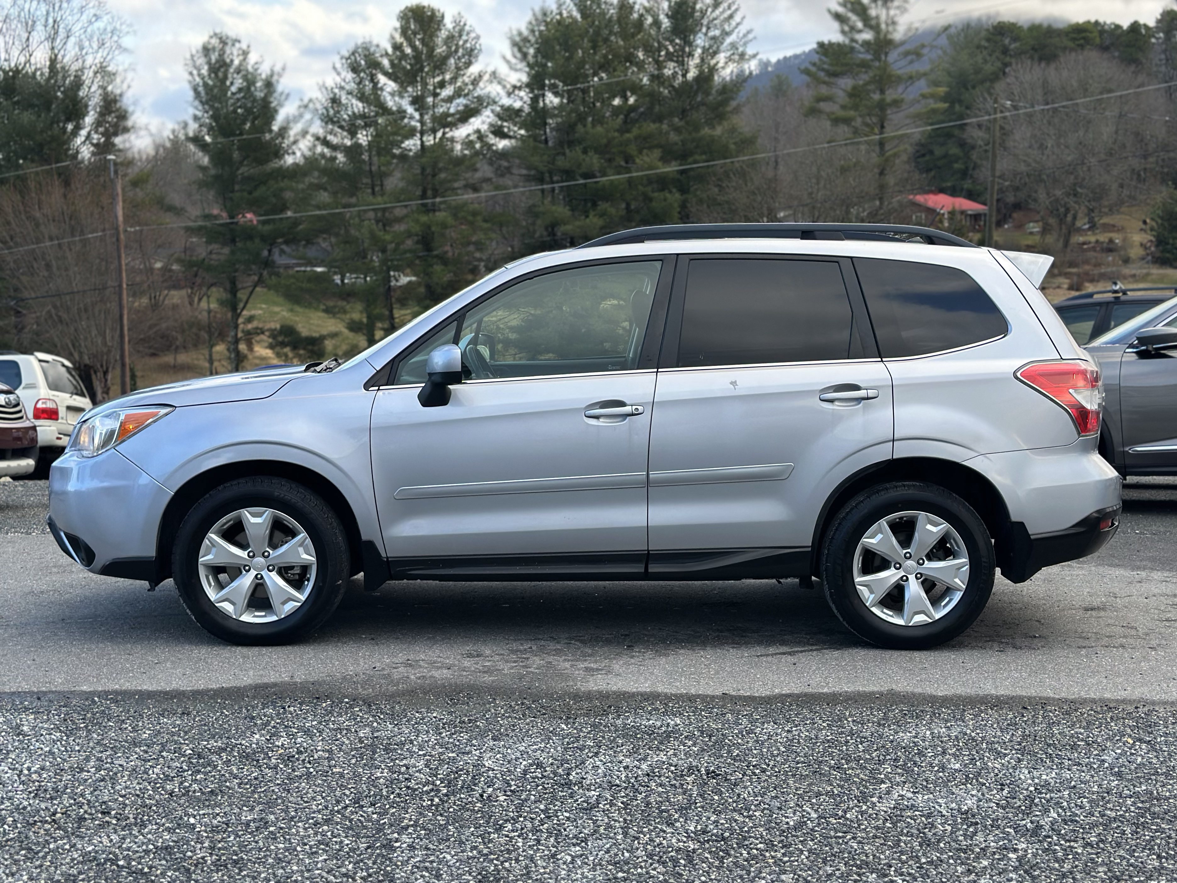 Used 2014 Subaru Forester 2.5i Limited AWD/4WD image 6